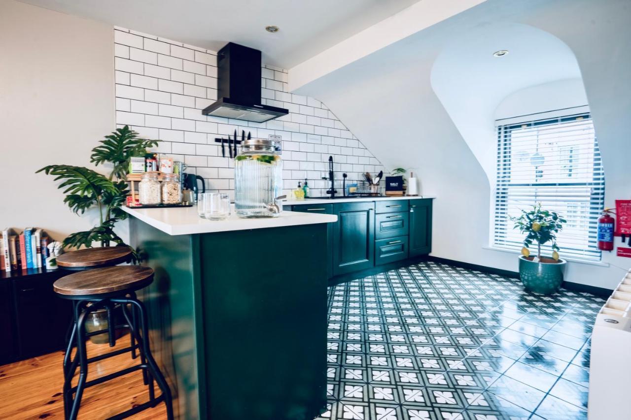 Modern Penthouse Apartment In Cobh Town Dış mekan fotoğraf
